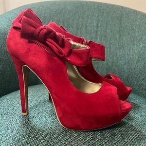 Elegant Red Peep-Toe Heels with Bow